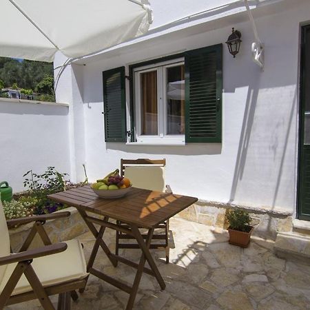 Apartamento Yannis Nest Lákka Exterior foto